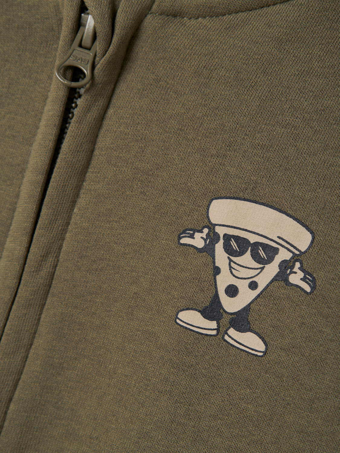 model_shot-front_full